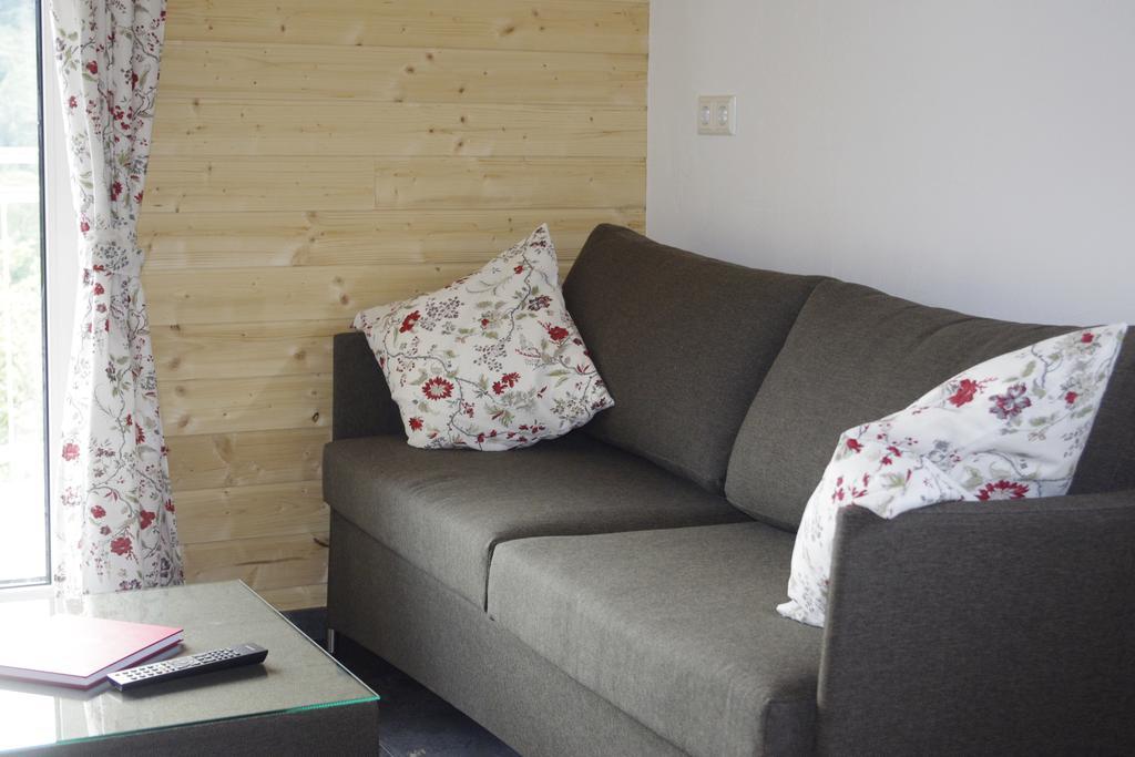 Huettenflair-Mosel Ferienwohnung Enkirch Luaran gambar
