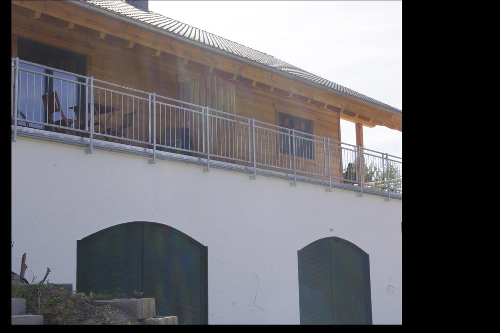 Huettenflair-Mosel Ferienwohnung Enkirch Luaran gambar